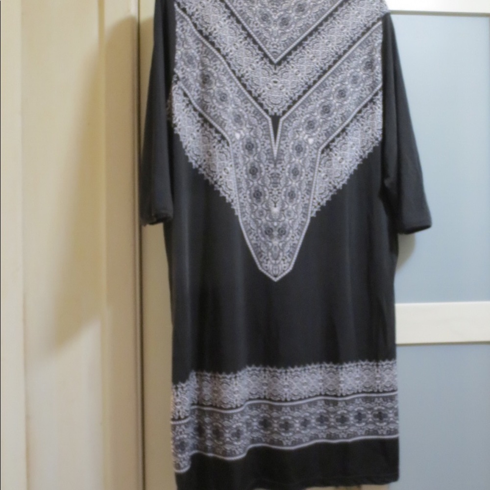 Dress - Picture 3 of 4